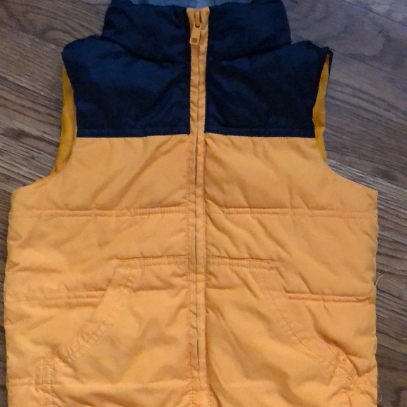 Gymboree hooded vest XS(4) - Picture 2 of 4